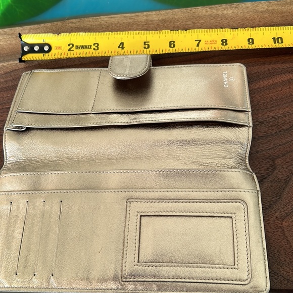 Chanel French Purse. - Picture 11 of 15